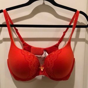 Body by Victoria’s Secret perfect shape bra 36D